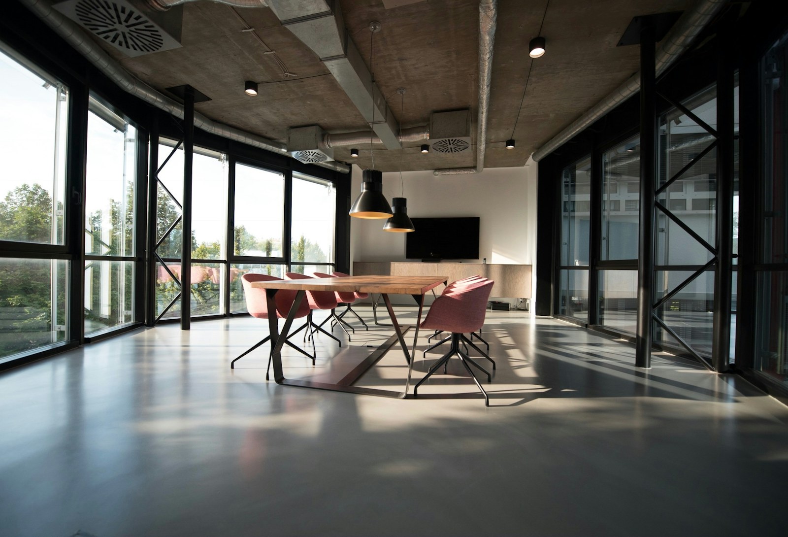 Sala de negociación profesional, fotografía ilustrativa