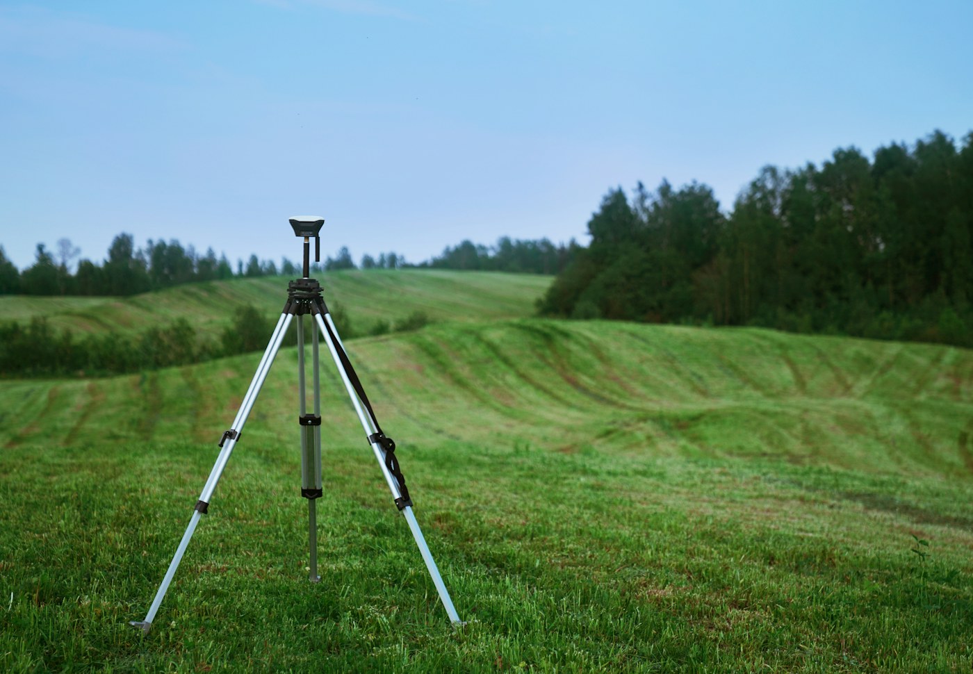 Trabajos técnicos de topografía en campo, fotografía ilustrativa